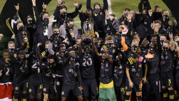 Jugadores del Columbus Crew celebran el título.