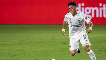 El representante de Cristian Pavón reconoció que el delantero podría regresar a Boca.
