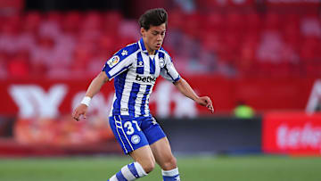 Sevilla FC v Deportivo Alavés - La Liga Santander