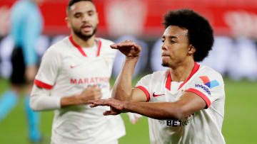 Jules Koundé qui célèbre son but face au FC Barcelone en Coupe du Roi. 
