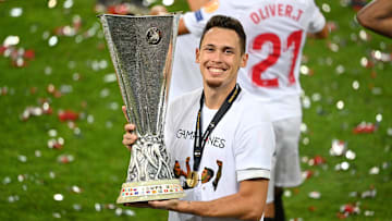 Vainqueur de l'Europa League, Lucas Ocampos est courtisé par plusieurs clubs anglais