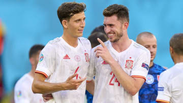 La charnière centrale Pau Torres - Aymeric Laporte. 
