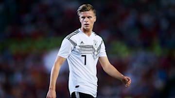 Dzenis Burnic bleibt in Liga 2