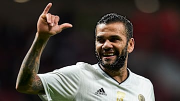 Daniel Alves segue sem clube