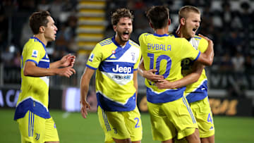 La Juventus festeggia la rete di De Ligt 