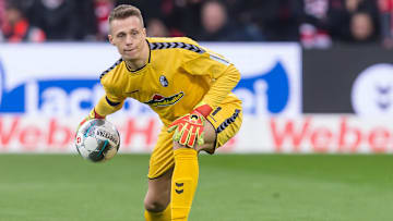 Angeblich mit Schalke einig: Freiburg-Keeper Alexander Schwolow