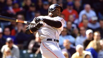 En la campaña de 2001 con los Gigantes Barry Bonds bateó 73 jonrones