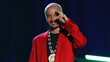 J Balvin es uno de los famosos cantantes que dio positivo por COVID-19