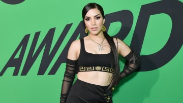 Fan de Kimberly Loaiza se opera para parecerse a ella