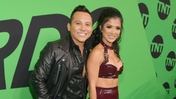 Kimberly Flores responde a las críticas por el aspecto de su ombligo