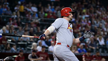 Cardinals re-sign Matt Wieters