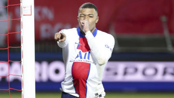 Kylian Mbappé doit toucher 26,66 millions d'euros brut durant sa dernière année de contrat au PSG. 