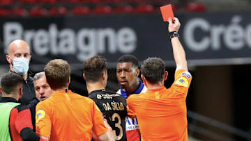 Adil Rami s'est montré critique avec le comportement des joueurs parisiens. 