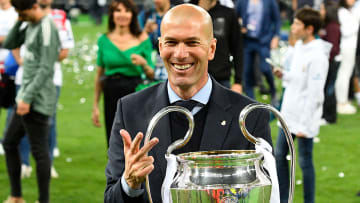 Zinédine Zidane avec sa troisième ligue de Champions. 