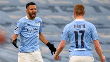 Riyad Mahrez y Kevin de Bruyne 
