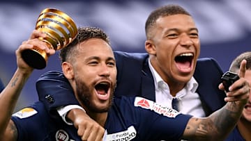 TOPSHOT-FBL-FRA-LCUP-PSG-LYON
