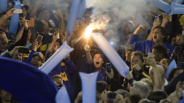 Hinchas de Boca Juniors demostrando su pasión
