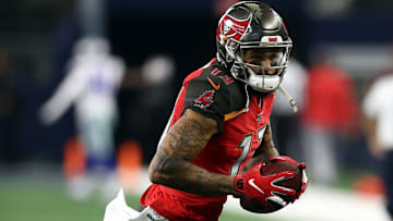 Tampa Bay Buccaneers v Dallas Cowboys