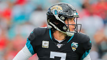 Nick Foles will try to win the starting quarterback slot in Chicago this season.