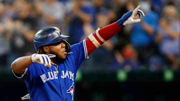 Vladimir Guerrero Jr. se acerca a una marca de Joe DiMaggio