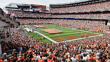 Tennessee Titans v Cleveland Browns