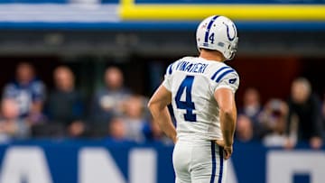 El pateador veterano Adam Vinatieri se encuentra en su temporada número 25 en la NFL