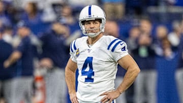 Adam Vinatieri's will meet with Colts Thursday to discuss his NFL future.