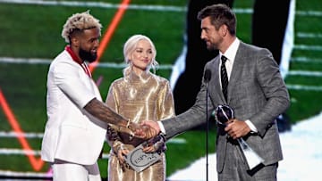 It's time for the Packers to give Aaron Rodgers another big time weapon.