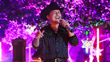 Christian Nodal alcanza repercusión en todo el mundo con su tema Botella tras Botella