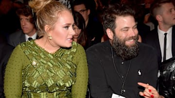 Adele tendrá que dividir su fortuna con su ex Simon Konecki
