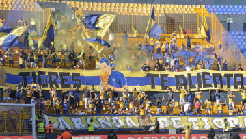 Aficionados de Tigres UANL en el recibimiento de Florian Thauvin.