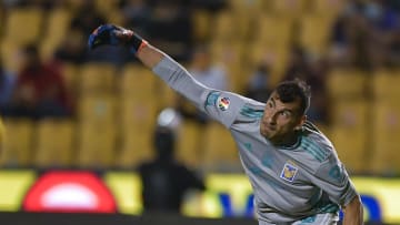 El arquero de los Tigres mostró categoría al termino del partido