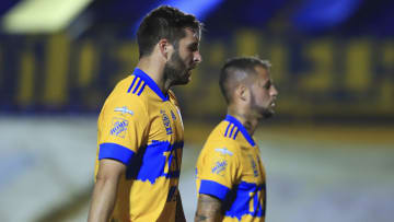 Gignac y López no pudieron finiquitar el partido.
