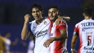 El periodista de ESPN dio a entender que ninguno de los dos jugadores sabe para que equipo juega