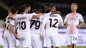 Un festeggiamento del Milan dopo il gol 