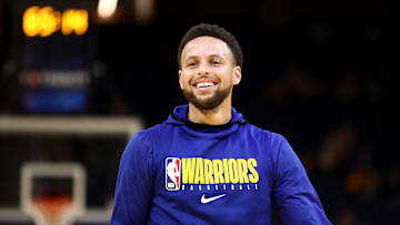 Stephen Curry sorprendió con su look