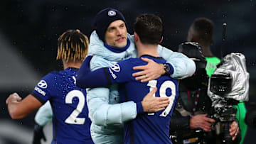 Thomas Tuchel umarmt Mason Mount