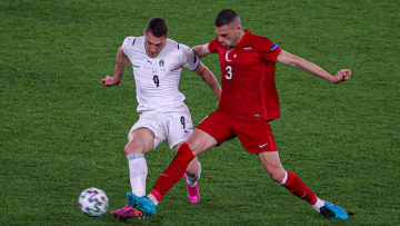 Merih Demiral a duello con Andrea Belotti 