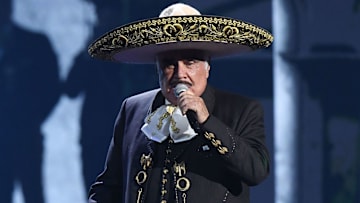 Vicente Fernández ya tiene dos denuncias de acoso