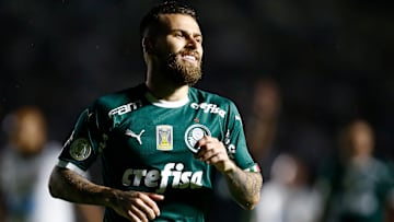 Meia está completamente sem espaço na Academia de Futebol