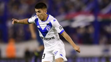 Thiago Almada contre Boca Juniors.