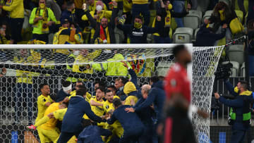 Los jugadores del Villarreal celebran su histórica Europa League