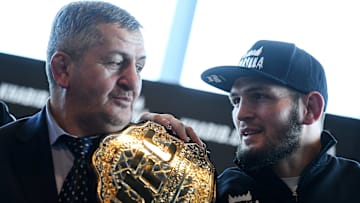 Abdulmanap Nurmagomedov,  padre y entrenador de Khabib, murió a los 57 años