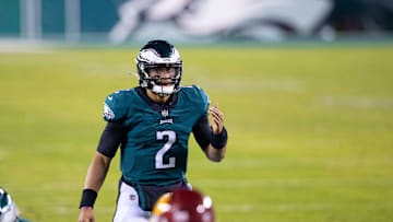 Jalen Hurts sigue sin ser nombrado titular en Eagles