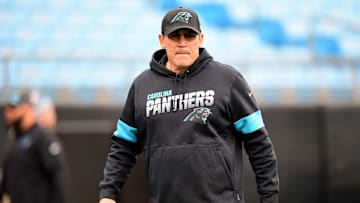 El entrenador tenía 9 años como entrenador de Carolina Panthers