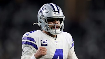 Dak Prescott podría quedarse por varios años en los Cowboys si acepta ser un jugador franquicia