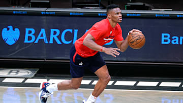 Russell Westbrook fue cambiado por John Wall en la temporada baja