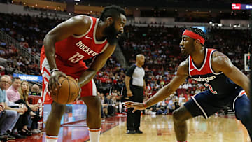Harden sigue enfocado en cambiar de equipo