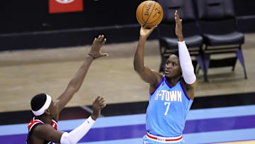 Oladipo anotó 25 puntos en el triunfo de los Rockets ante los Blazers