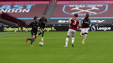 Manchester City e West Ham se enfrentam pela Premier League. 